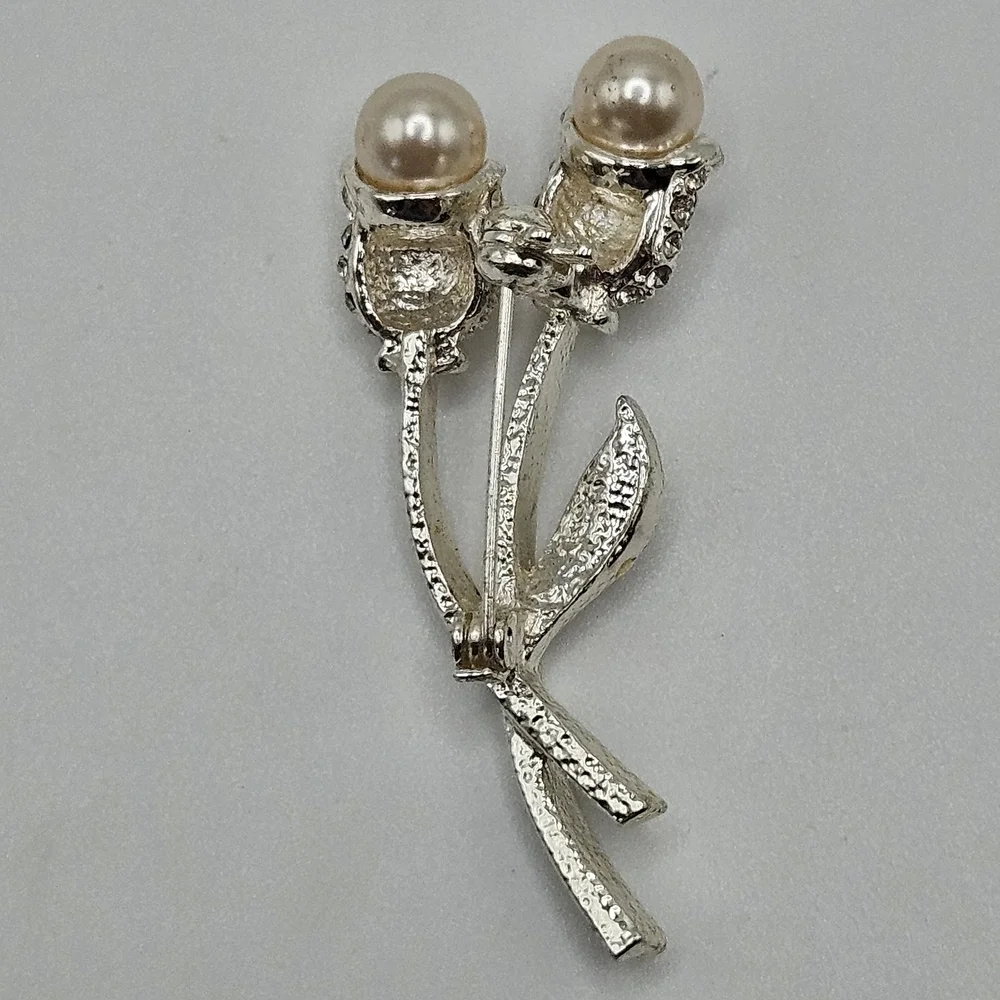 VINTAGE Faux Pearl Rhinestone Silver Tone Tulip Flower Pin Brooch Nature